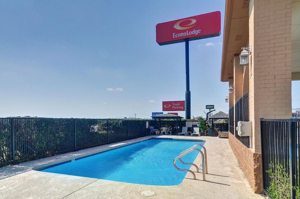 Hotel Super 8 By Wyndham Decatur Texas Zewnętrze zdjęcie