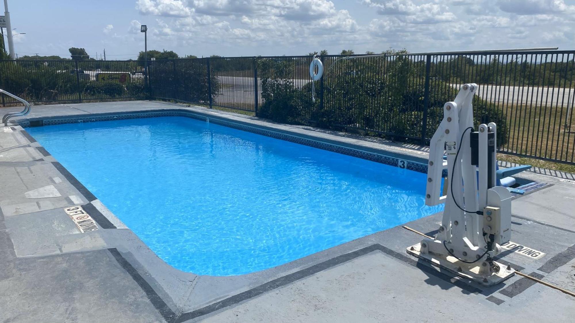 Hotel Super 8 By Wyndham Decatur Texas Zewnętrze zdjęcie